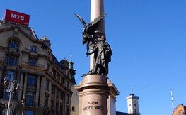 Pomnik Adama Mickiewicza - obowiązkowe miejsce zwiedzania polskich wycieczek we Lwowie.