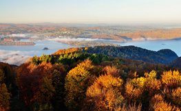 Panorama z góry Jawor na Jezioro Solińskie i Polańczyk, Fot. Łukasz Barzowski