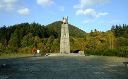 Pomnik Karola Świerczewskiego w Jabłonkach. Źródło: Internet